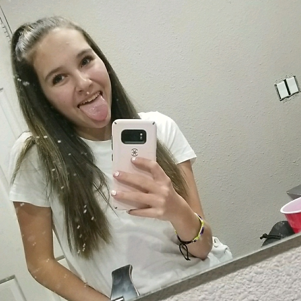 Meet your Posher, Kaylie